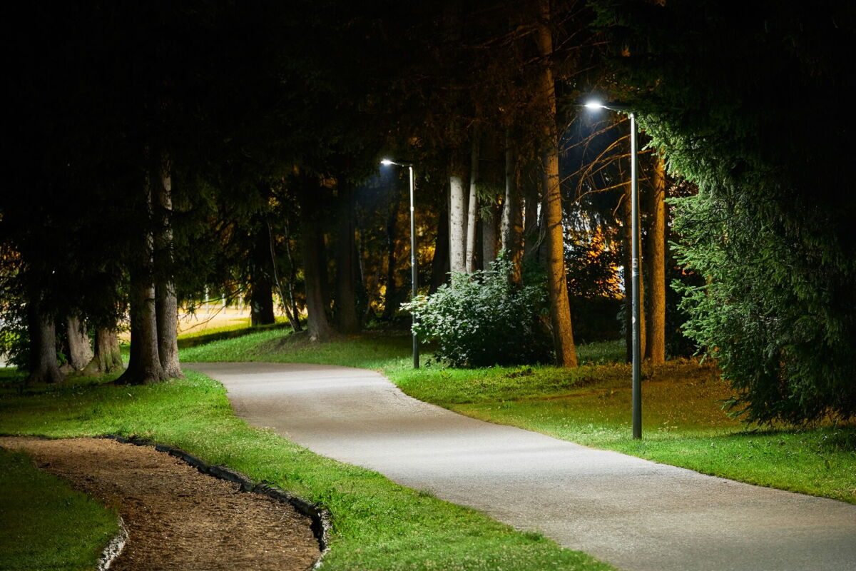 Climate friendly street lights